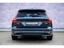 Volvo V60 T6 Plug-in hybrid AWD Ultra Dark | Schuif-/kanteldak | Head Up Display | Donker Glas | Sportstoelen | Power Seats | Harman Kardon |