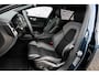Volvo V60 T6 Plug-in hybrid AWD Ultra Dark | Schuif-/kanteldak | Head Up Display | Donker Glas | Sportstoelen | Power Seats | Harman Kardon |