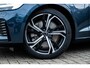 Volvo V60 T6 Plug-in hybrid AWD Ultra Dark | Schuif-/kanteldak | Head Up Display | Donker Glas | Sportstoelen | Power Seats | Harman Kardon |