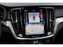 Volvo V60 T6 Plug-in hybrid AWD Ultra Dark | Schuif-/kanteldak | Head Up Display | Donker Glas | Sportstoelen | Power Seats | Harman Kardon |