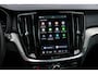 Volvo V60 T6 Plug-in hybrid AWD Ultra Dark | Schuif-/kanteldak | Head Up Display | Donker Glas | Sportstoelen | Power Seats | Harman Kardon |