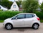 Kia Venga 1.4 CVVT Airco Cruise Navi Trekhaak 1300kg. Hoge instap Zuinig B-Label
