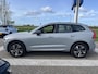 Volvo XC60 T6 Plug-in hybrid AWD Plus Dark | 360 Graden Camera | Trekhaak | Panoramadak | Apple Carplay | Stoel- en Stuurverwarming |
