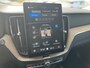 Volvo XC60 T6 Plug-in hybrid AWD Plus Dark | 360 Graden Camera | Trekhaak | Panoramadak | Apple Carplay | Stoel- en Stuurverwarming |