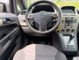 Opel Zafira 1.8 Temptation 7 pers in automaat van 2de Eig met trekhaak en parkeersensoren en navigatie en bluetooth