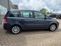 Opel Zafira 1.8 Temptation 7 pers in automaat van 2de Eig met trekhaak en parkeersensoren en navigatie en bluetooth
