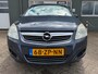 Opel Zafira 1.8 Temptation 7 pers in automaat van 2de Eig met trekhaak en parkeersensoren en navigatie en bluetooth