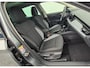Skoda Kamiq 1.0 TSI Selection Camera achter - Zwarte gril - 17 inch Wielen - Winter Pack - Privacy Glass - Zwart dak en A Stijl -.