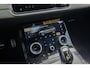 Land Rover Range Rover Evoque 1.5 P300e AWD R-Dynamic HSE | Pano | Leder | 360 Camera | Meridian audio | Cruise adaptief | 20'' | Elektrisch verstelbare stoel(en) met geheugen | Dodehoek detectie | | Apple Carplay/Android Auto|telefoonintegratie premium | Audio installatie premium | Cruise control adaptief