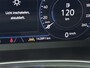 Volkswagen T-Roc 1.5 TSI Sport Business R Airco | Buitenspiegels Elektrisch Verstel- en Verwarmbaar | Cruise Control Adaptief | Dakrails | Lederen Stuurwiel | Lichtmetalen Velgen | Naviagtiesysteem | Parkeersensoren Voor en Achter | Sportstoelen | Stuurwiel Multifunctioneel | Stoelverwarming | Achteruitrijcamera