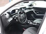 Peugeot e-2008 SUV Allure Pack 50kWh 136pk | ACCU 92% | Stoelverwarming | Achteruitrijcamera