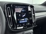 Volvo XC40 1.5 T5 Recharge R-Design | Trekhaak | Panoramadak | Stoel + Stuurverwarming | Adaptive Cruiscontrol | BLIS | PDC V+A en Camera |