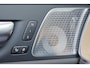 Volvo XC60 T8 Recharge AWD Ultimate Bright - Luchtvering - Panorama/schuifdak - IntelliSafe Assist & Surround - 360º Camera - Bowers & Wilkins audio - Adaptieve LED koplampen - Verwarmde voorstoelen, stuur & achterbank - Parkeersensoren voor & achter - Elektr. bedienb. voorstoelen met geheugen - Geventileerde voorstoelen - Head up display - Draadloze tel. lader - Extra getint glas - Inklapbare trekhaak - 21' LMV