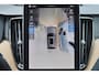 Volvo XC60 T8 Recharge AWD Ultimate Bright - Luchtvering - Panorama/schuifdak - IntelliSafe Assist & Surround - 360º Camera - Bowers & Wilkins audio - Adaptieve LED koplampen - Verwarmde voorstoelen, stuur & achterbank - Parkeersensoren voor & achter - Elektr. bedienb. voorstoelen met geheugen - Geventileerde voorstoelen - Head up display - Draadloze tel. lader - Extra getint glas - Inklapbare trekhaak - 21' LMV