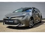 Toyota Corolla Touring Sports 1.8 Hybrid Active Bi-tone // Stoel- & Stuurverwarming | HUD | Camera | CarPlay & Android Auto | Elek. achterklep | Adap. cruise control