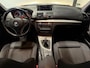 BMW 1-Serie 118i Business Line (PARKEERSENSOREN, TREKHAAK, GOED ONDERHOUDEN)