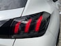 Peugeot 208 1.2 Turbo 130 PK Automaat GT Pack | Meest Complete Uitvoering | Alcantara Sportstoelen | Full LED Koplampen | Dode Hoek Detectie | Navigatie | Keyless Entry + Start | Camera | Panoramadak | Zwart dak | DAB Radio | 17" Lichtmetalen Velgen |