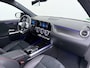 Mercedes-Benz GLA 180 AMG Business Solution | Trekhaak Wegklapbaar | Sfeerverlichting | DAB+ Radio | Stoelverwarming Voor | LED Koplampen | Night Pakket |