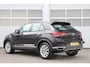 Volkswagen T-Roc 1.5 TSI 150pk Sport | Trekhaak | Navigatie | Parkeersensoren