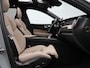 Volvo XC60 2.0 T6 Plug-in hybrid AWD Plus Dark / Pano. dak / Harman Kardon Audio / all season banden / Stoel- + stuurwielverwarming / Elektr. stoelverstelling / BLIS /