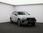 Volvo XC60 2.0 T6 Plug-in hybrid AWD Plus Dark / Pano. dak / Harman Kardon Audio / all season banden / Stoel- + stuurwielverwarming / Elektr. stoelverstelling / BLIS /