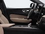 Volvo XC60 2.0 T6 Plug-in hybrid AWD Plus Dark / Pano. dak / Harman Kardon Audio / all season banden / Stoel- + stuurwielverwarming / Elektr. stoelverstelling / BLIS /