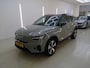 Volvo XC40 Recharge Ultimate 70 kWh | Trekhaak | Panoramadak | PDC V+A en 360 Camera | Stoel + Stuurverwarming | All Season Banden | Warmtepomp | Extra Getint Glas |