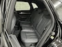 Audi Q5 50 TFSI e 300PK | Luchtvering | B&O Sound | Leder | Carbon | Sportstoelen | Carplay | 11-2022 | Zwarte Hemel | Standkachel | Stoelverwarming | 3-Zone Clima | Black-Optic | Zonwering | Virtual Cockpit | LED | Autom. Achterklep | Bovag Garantie |