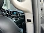 Mercedes-Benz V-klasse 220d Lang Dubbel Cabine | Adaptive Cruise | Lederen Bekleding | Elektrische Schuifdeuren | Elektrisch Bedienbare Achterklep | Leder Interieur | LMV 19 " | Apple Carplay | Navigatie | Camera | Climate Control | Stoelverwarming |