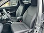Toyota Yaris Cross 1.5 Hybrid Dynamic | Adaptive Cruise | Parkeersensoren | Stoel & Stuurverwarming | Apple Carplay | Camera | LMV 17" | Draadloze Telefoonlader |