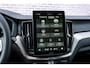 Volvo XC60 2.0 T8 Plug-in hybrid AWD Ultra Dark Executive Edition | Luchtvering | 22" | Gelamineerd Glas | Bowers & Wilkins | Stoelmassage & Ventilatie |