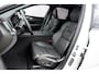 Volvo XC60 2.0 T8 Plug-in hybrid AWD Ultra Dark Executive Edition | Luchtvering | 22" | Gelamineerd Glas | Bowers & Wilkins | Stoelmassage & Ventilatie |