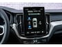 Volvo XC60 2.0 T8 Plug-in hybrid AWD Ultra Dark Executive Edition | Luchtvering | 22" | Gelamineerd Glas | Bowers & Wilkins | Stoelmassage & Ventilatie |
