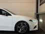 Mercedes-Benz A-klasse 200 AMG Pano, Cruise Control, Sfeerverlichting, Burmester, Keyless, A35 Diffuser, Achteruitrijcamera, LED