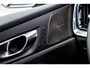 Volvo V60 2.0 T6 Plug-in hybrid AWD Ultra Dark | Trekhaak | 20" | Heico Body Kit | Black Pack | Schuif-/kanteldak | Head Up Display | Donker Glas | Sportstoelen | Power Seats | Harman Kardon |