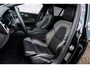 Volvo V60 2.0 T6 Plug-in hybrid AWD Ultra Dark | Trekhaak | 20" | Heico Body Kit | Black Pack | Schuif-/kanteldak | Head Up Display | Donker Glas | Sportstoelen | Power Seats | Harman Kardon |