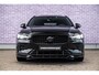 Volvo V60 2.0 T6 Plug-in hybrid AWD Ultra Dark | Trekhaak | 20" | Heico Body Kit | Black Pack | Schuif-/kanteldak | Head Up Display | Donker Glas | Sportstoelen | Power Seats | Harman Kardon |