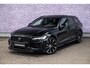 Volvo V60 2.0 T6 Plug-in hybrid AWD Ultra Dark | Trekhaak | 20" | Heico Body Kit | Black Pack | Schuif-/kanteldak | Head Up Display | Donker Glas | Sportstoelen | Power Seats | Harman Kardon |