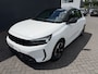 Opel Corsa-e Electric Ultimate 50 kWh (Camera - LED - Automatische Airco - Alcantara - Stoel-/- Stuurverwarming - Navigatie via APP - Parkeersensoren V+A - Two Tone - Dodehoekdetectie)