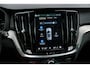 Volvo V60 2.0 T6 Plug-in hybrid AWD Ultra Dark | Schuif-/kanteldak | Head Up Display | Donker Glas | Sportstoelen | Power Seats | Harman Kardon |