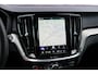 Volvo V60 2.0 T6 Plug-in hybrid AWD Ultra Dark | Schuif-/kanteldak | Head Up Display | Donker Glas | Sportstoelen | Power Seats | Harman Kardon |