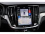 Volvo V60 2.0 T6 Plug-in hybrid AWD Ultra Dark | Schuif-/kanteldak | Head Up Display | Donker Glas | Sportstoelen | Power Seats | Harman Kardon |