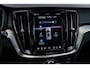 Volvo V60 2.0 T6 Plug-in hybrid AWD Ultra Dark | 20" | Heico Body Kit | Black Pack | Panoramadak | Head Up Display | Donker Glas | Sportstoelen | Power Seats | Harman Kardon |