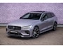 Volvo V60 2.0 T6 Plug-in hybrid AWD Ultra Dark | 20" | Heico Body Kit | Black Pack | Panoramadak | Head Up Display | Donker Glas | Sportstoelen | Power Seats | Harman Kardon |