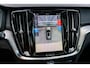 Volvo V60 2.0 T6 Plug-in hybrid AWD Ultra Dark | 20" | Heico Body Kit | Black Pack | Panoramadak | Head Up Display | Donker Glas | Sportstoelen | Power Seats | Harman Kardon |