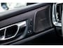 Volvo V60 2.0 T6 Plug-in hybrid AWD Ultra Dark | 20" | Heico Body Kit | Black Pack | Panoramadak | Head Up Display | Donker Glas | Sportstoelen | Power Seats | Harman Kardon |