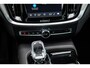 Volvo V60 2.0 T6 Plug-in hybrid AWD Ultra Dark | Panoramadak | Head Up Display | Donker Glas | Sportstoelen | Power Seats | Harman Kardon |