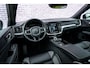 Volvo V60 2.0 T6 Plug-in hybrid AWD Ultra Dark | Panoramadak | Head Up Display | Donker Glas | Sportstoelen | Power Seats | Harman Kardon |