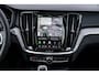 Volvo V60 2.0 T6 Plug-in hybrid AWD Ultra Dark | 20" | Heico Body Kit | Black Pack | Panoramadak | Head Up Display | Donker Glas | Sportstoelen | Power Seats | Harman Kardon |