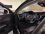 Volvo V60 B4 Aut. Business Edition | Trekhaak | Pine Grey! | Adaptieve Cruise Control | Stoel en Stuurwielverwarming | Parkeercamera | Pilot Assist | BLIS Dode Hoek Detectie | Lederen bekleding | Zitting verlenging voorstoelen | 17 Inch | Keyless Drive | Privacy Glass | 4-Voudig verstelbare lendesteun elektrisch | Parkeersensoren voor+achter | Elektrisch bedienbare achterklep | Draadloos telefoon opladen | DAB Radio | Apple Carplay/Android Auto | Climate Control L+R | Volvo On Call met mobiele App functie | Pine Grey Metallic |